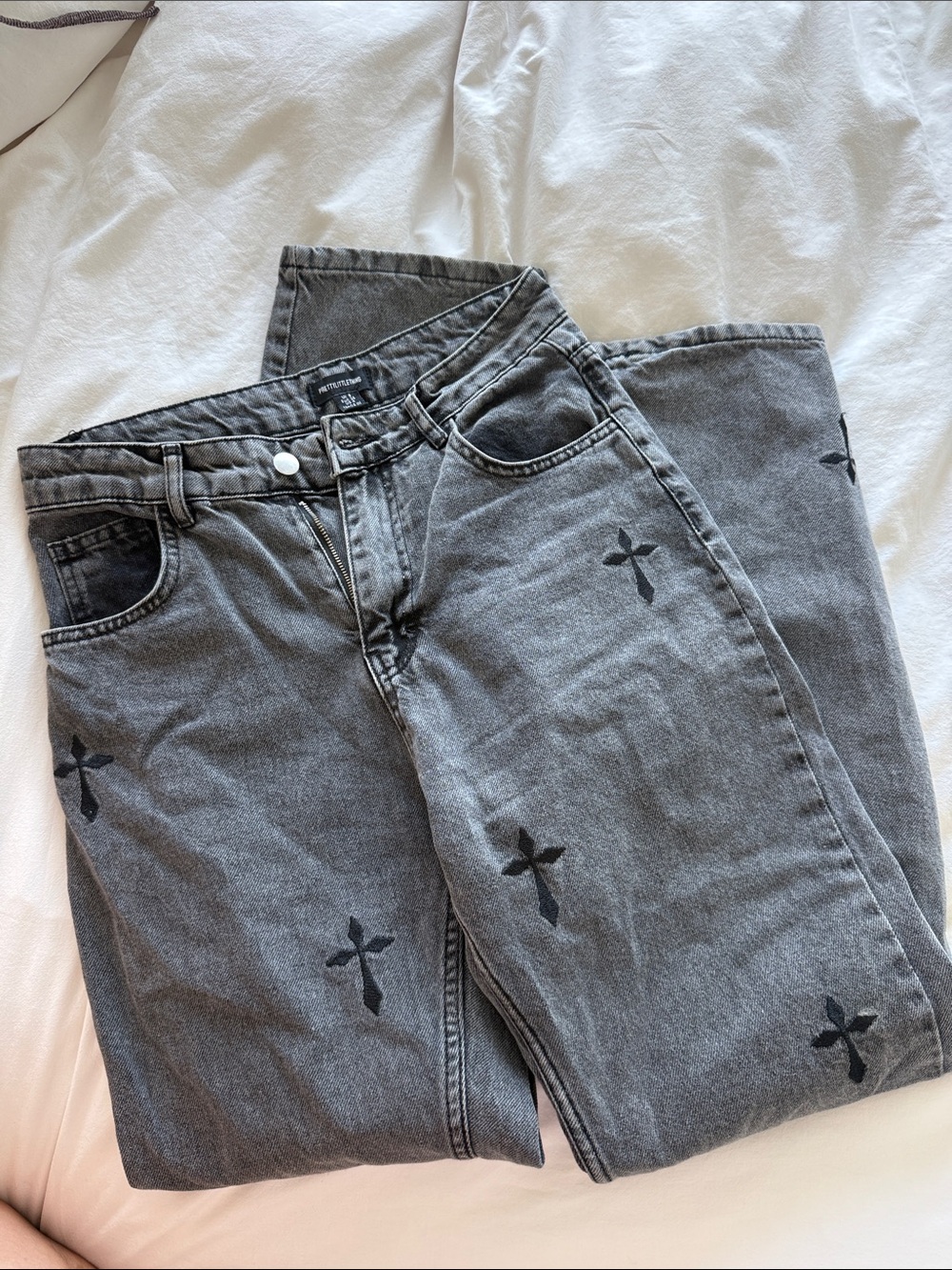 PRETTYLITTLETHING straight leg cross denim jeans